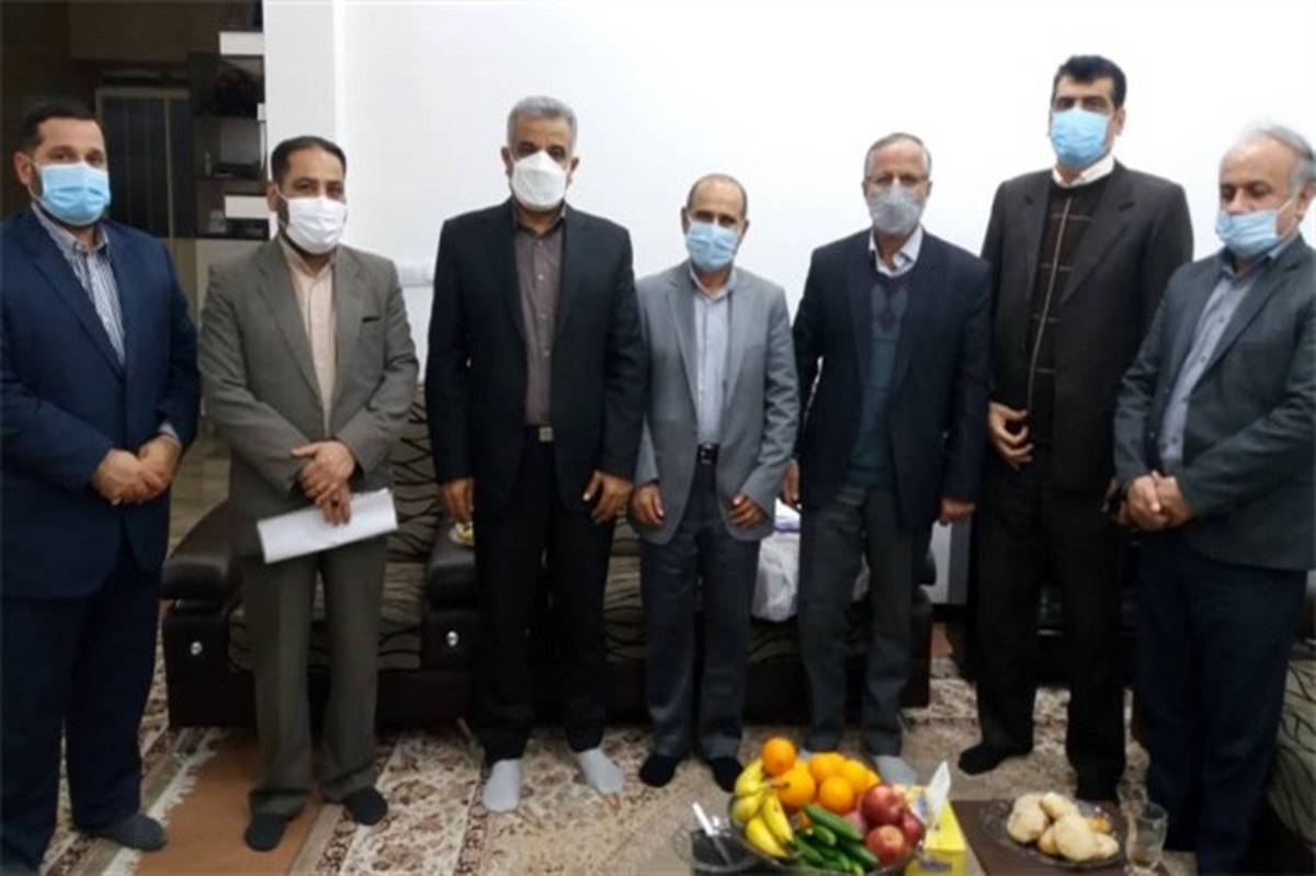 دیدار فرماندار بوشهر با خانواده شهدا وایثارگران