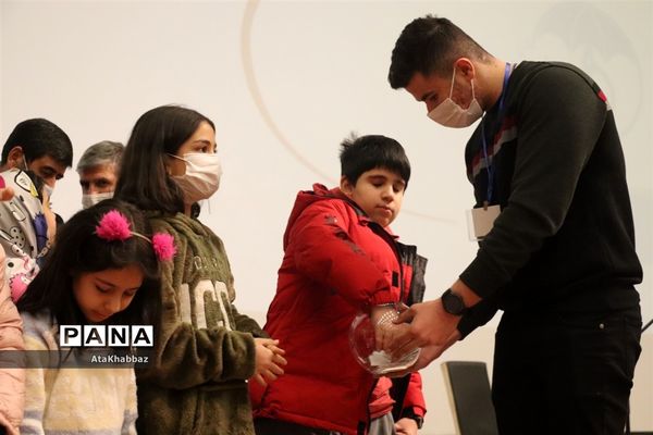 اولین جشنواره 18به همراه تجلیل از مادران شهدا و مدافعان سلامت