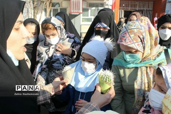 برگزاری جشنواره مهر مادرانه در مدارس ناحیه یک شهرری