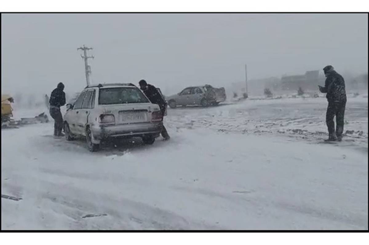 همه جاده‌های استان همدان با کولاک برف مواجهند