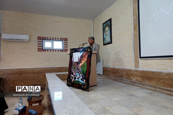 آیین تکریم و معارفه روسای سابق و جدید اداره آموزش و پرورش شهرستان نی ریز
