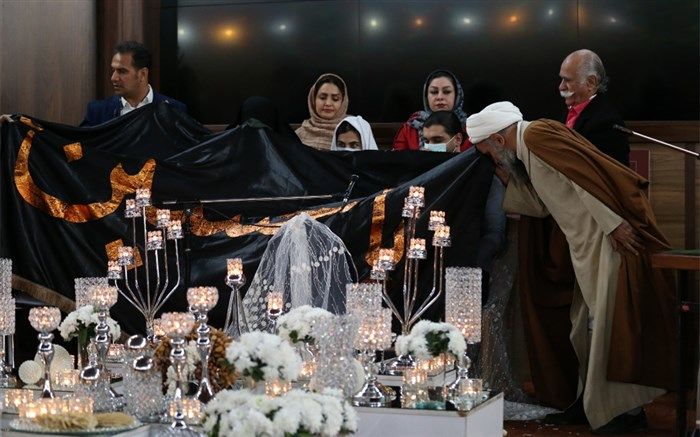 مراسم عقد در رادیو تهران برگزار شد