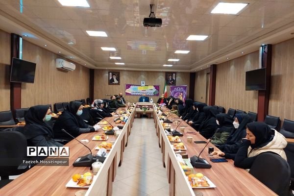 گرامیداشت روز مادر در بهارستان‌ ۲