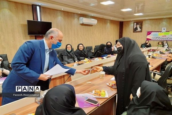 گرامیداشت روز مادر در بهارستان‌ ۲