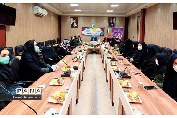 گرامیداشت روز مادر در بهارستان‌ ۲