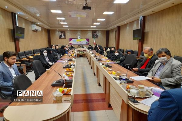 گرامیداشت روز مادر در بهارستان‌ ۲