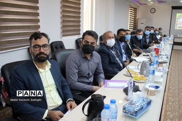 نشست هم‌اندیشی کارشناسان امور اداری آموزش و پرورش شهرستان‌ها و مناطق استان بوشهر