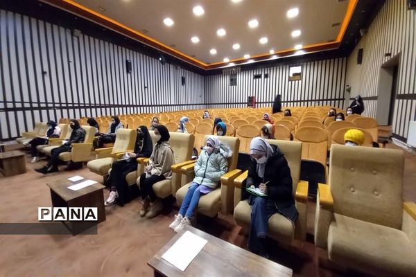 برگزاری دوره آموزشی دانش‌آموزان خبرنگار پانا ناحیه 3 کرج