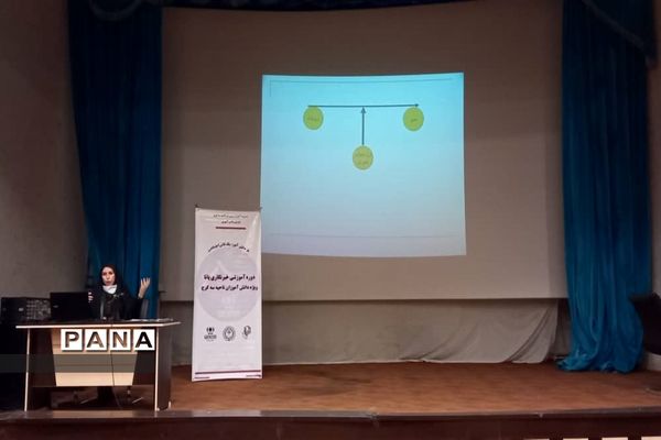 برگزاری دوره آموزشی دانش‌آموزان خبرنگار پانا ناحیه 3 کرج