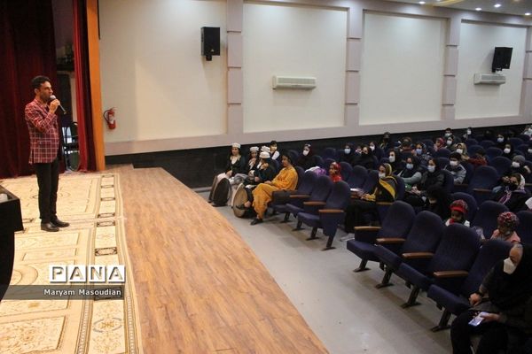 برگزاری جشن میلاد حضرت فاطمه زهرا (س) و بزرگداشت مقام زن توسط آموزشگاه استثنایی کوثر و کوشا