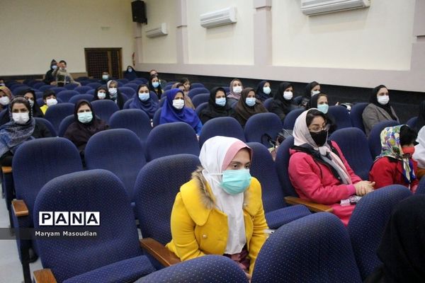برگزاری جشن میلاد حضرت فاطمه زهرا (س) و بزرگداشت مقام زن توسط آموزشگاه استثنایی کوثر و کوشا