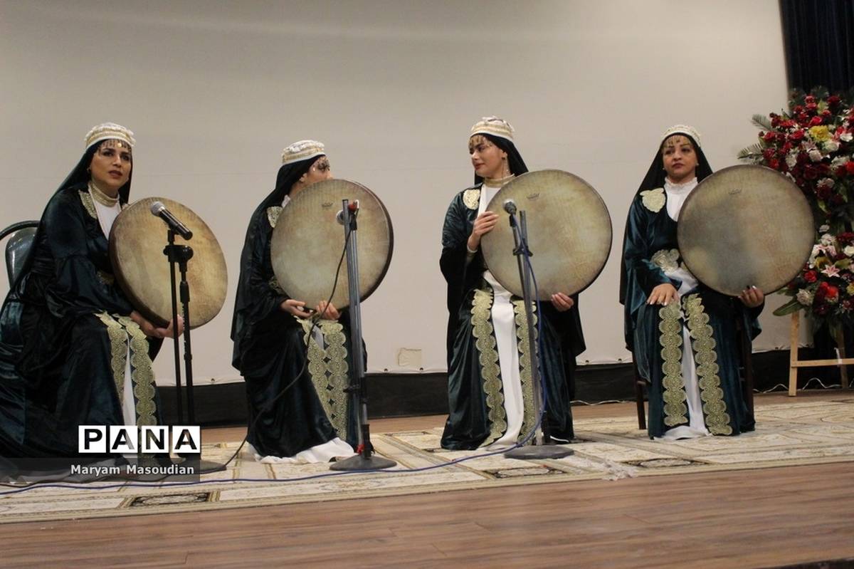 برگزاری جشن میلاد حضرت فاطمه زهرا (س) و بزرگداشت مقام زن توسط آموزشگاه استثنایی کوثر و کوشا