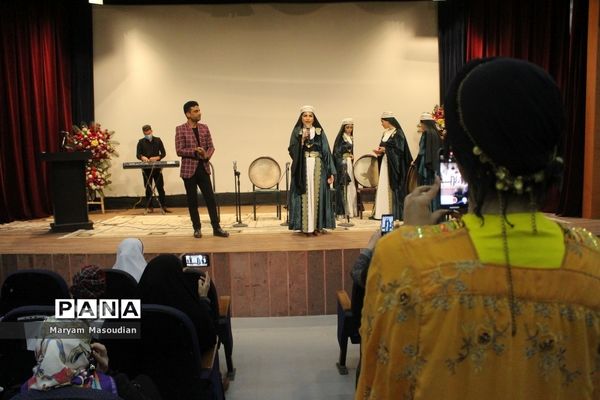برگزاری جشن میلاد حضرت فاطمه زهرا (س) و بزرگداشت مقام زن توسط آموزشگاه استثنایی کوثر و کوشا