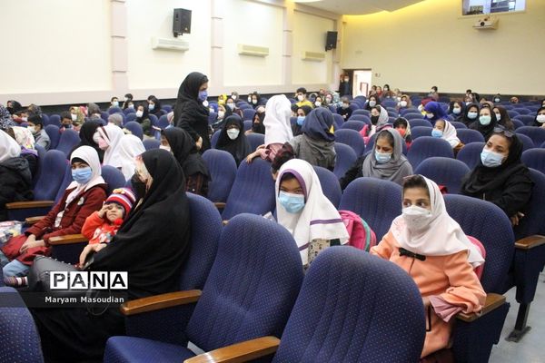 برگزاری جشن میلاد حضرت فاطمه زهرا (س) و بزرگداشت مقام زن توسط آموزشگاه استثنایی کوثر و کوشا