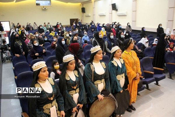 برگزاری جشن میلاد حضرت فاطمه زهرا (س) و بزرگداشت مقام زن توسط آموزشگاه استثنایی کوثر و کوشا