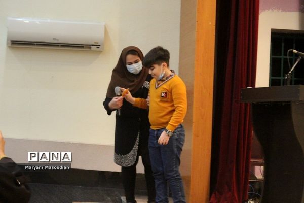 برگزاری جشن میلاد حضرت فاطمه زهرا (س) و بزرگداشت مقام زن توسط آموزشگاه استثنایی کوثر و کوشا