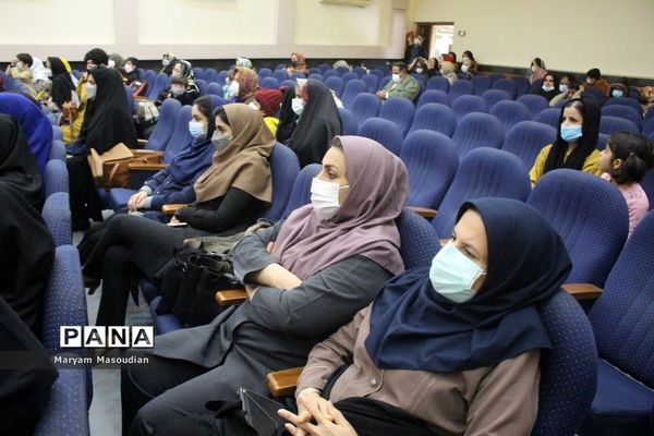 برگزاری جشن میلاد حضرت فاطمه زهرا (س) و بزرگداشت مقام زن توسط آموزشگاه استثنایی کوثر و کوشا