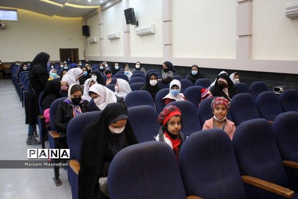 برگزاری جشن میلاد حضرت فاطمه زهرا (س) و بزرگداشت مقام زن توسط آموزشگاه استثنایی کوثر و کوشا