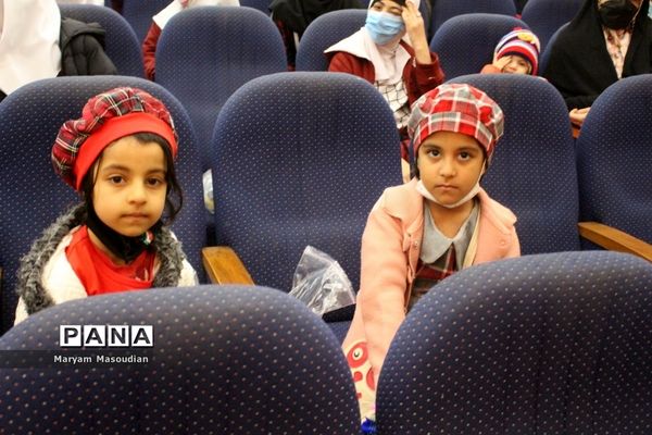برگزاری جشن میلاد حضرت فاطمه زهرا (س) و بزرگداشت مقام زن توسط آموزشگاه استثنایی کوثر و کوشا