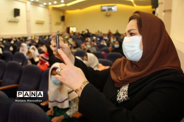برگزاری جشن میلاد حضرت فاطمه زهرا (س) و بزرگداشت مقام زن توسط آموزشگاه استثنایی کوثر و کوشا