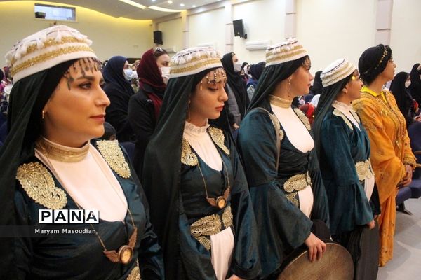 برگزاری جشن میلاد حضرت فاطمه زهرا (س) و بزرگداشت مقام زن توسط آموزشگاه استثنایی کوثر و کوشا