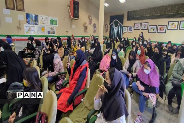 برگزاری دوره آموزشی دانش‌آموزان خبرنگار پیشتاز و پانا در ناحیه 4 کرج