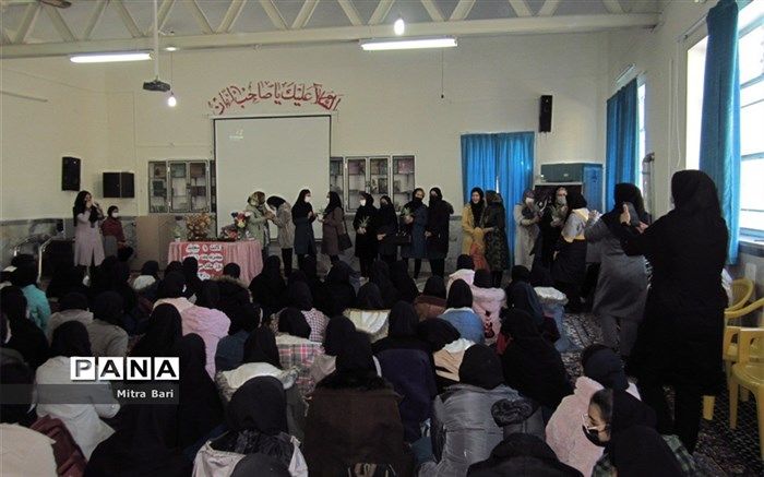 برگزاری جشن بوسه مهر بر دستان مادر در نیشابور