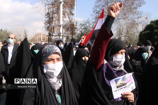 راهپیمایی  نمازگزاران تهرانی در حمایت از مردم مظلوم یمن
