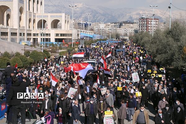راهپیمایی  نمازگزاران تهرانی در حمایت از مردم مظلوم یمن