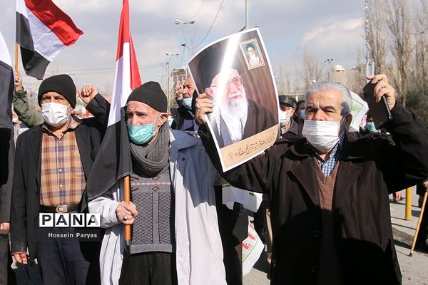 راهپیمایی  نمازگزاران تهرانی در حمایت از مردم مظلوم یمن