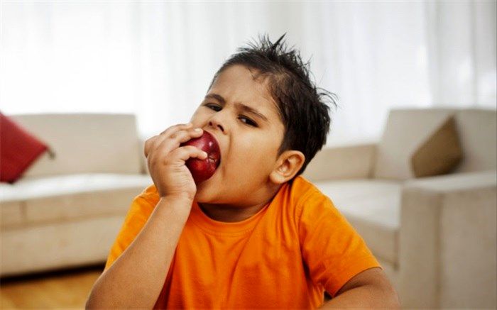 کودکان چاق مصرف این میوه را فراموش نکنند