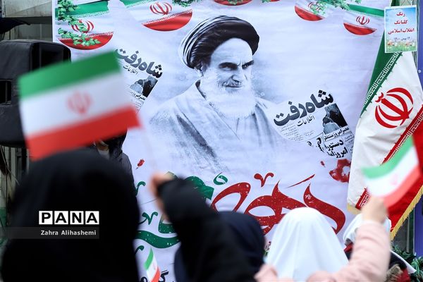 آیین نواختن زنگ گلبانگ انقلاب اسلامی ایران