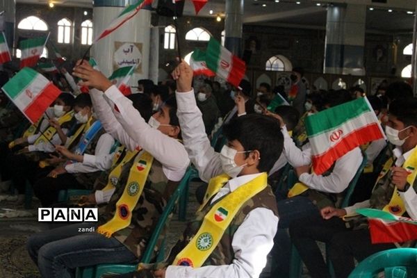 حضور پیشتازان سازمان دانش‌آموزی در مراسم 12 بهمن