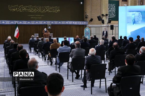 دیدار تولیدکنندگان با رهبر انقلاب