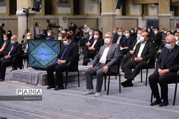 دیدار تولیدکنندگان با رهبر انقلاب