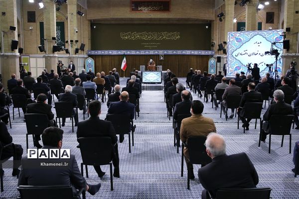 دیدار تولیدکنندگان با رهبر انقلاب