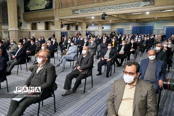 دیدار تولیدکنندگان با رهبر انقلاب