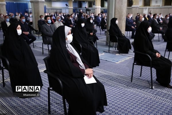 دیدار تولیدکنندگان با رهبر انقلاب