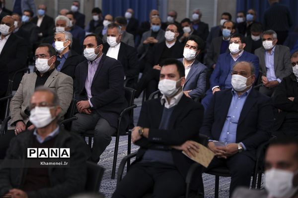دیدار تولیدکنندگان با رهبر انقلاب