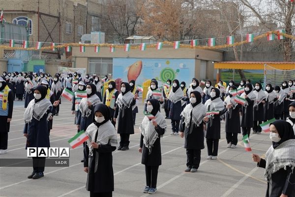 نواختن زنگ انقلاب در مشهد