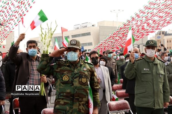 مراسم گلبانگ انقلاب در عرصه میدان شهدای مشهد