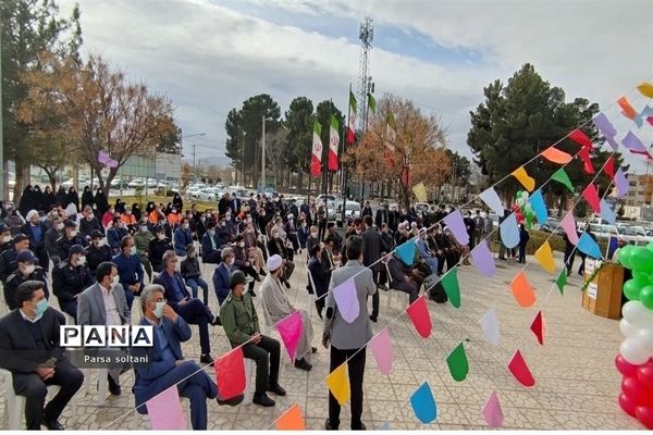 برگزاری ,مراسم نمادین گلباران ورود حضرت امام به میهن اسلامی در کاشمر