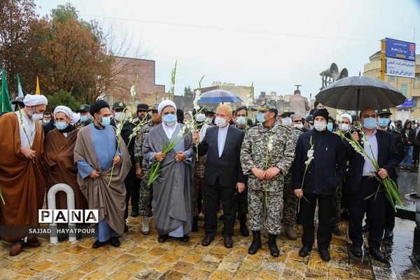 گرامیداشت ایام الله دهه فجر با حضور نیروهای مسلح در قم