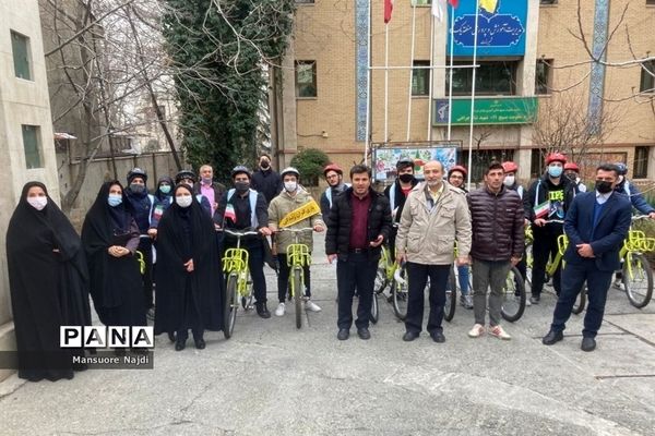 مانور میدانی تشکل‌های دانش‌آموزی یاوران انقلاب در منطقه 1