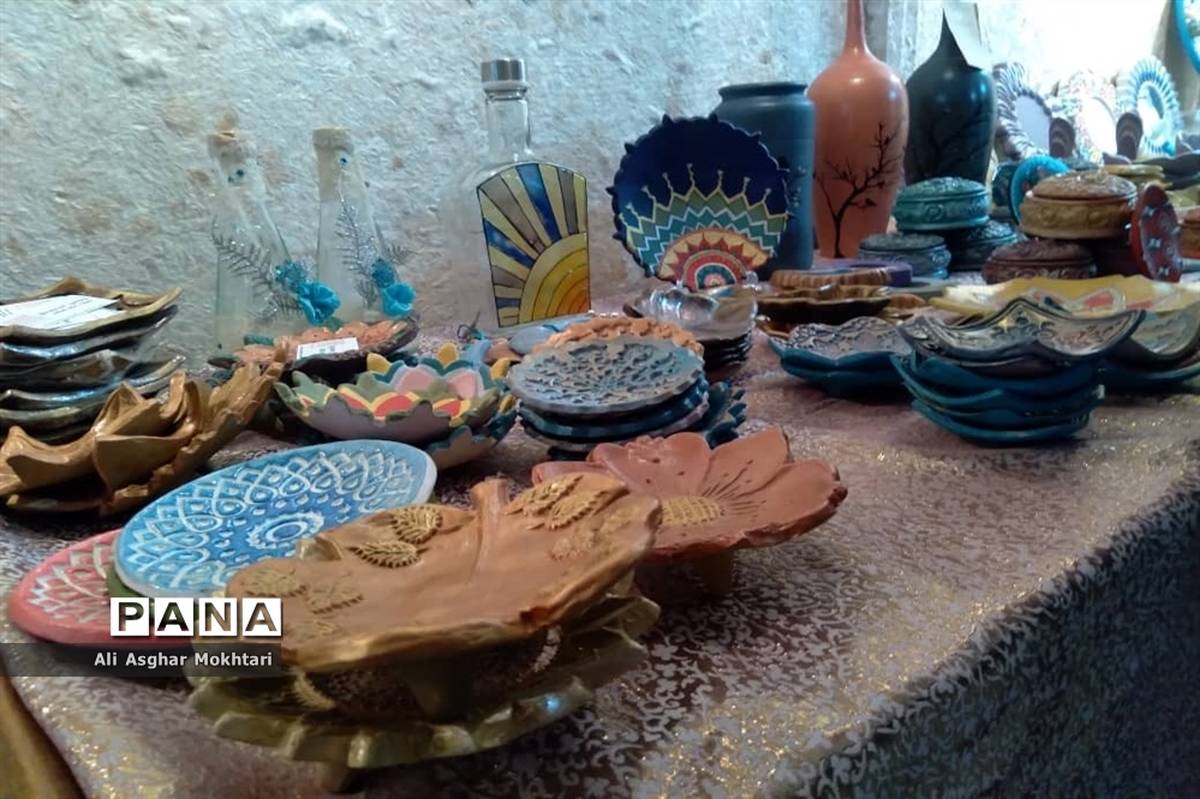 افتتاح نمایشگاه هنرهای دستی بانوان در شهرستان ساوجبلاغ