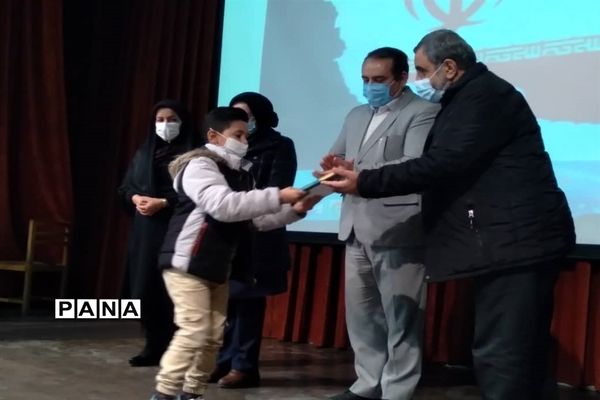 افتتاح نمایشگاه هنرهای دستی بانوان در شهرستان ساوجبلاغ