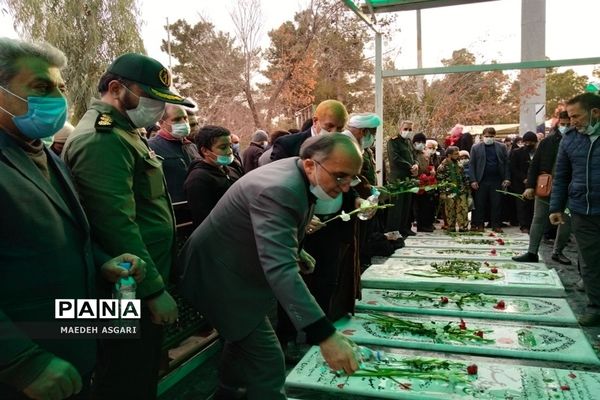 آیین مهمانی لاله ها در قم به مناسبت دهه فجر-2