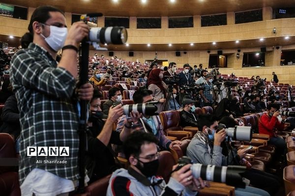 نشست خبری فیلم «بی مادر» در چهلمین جشنواره فیلم فجر