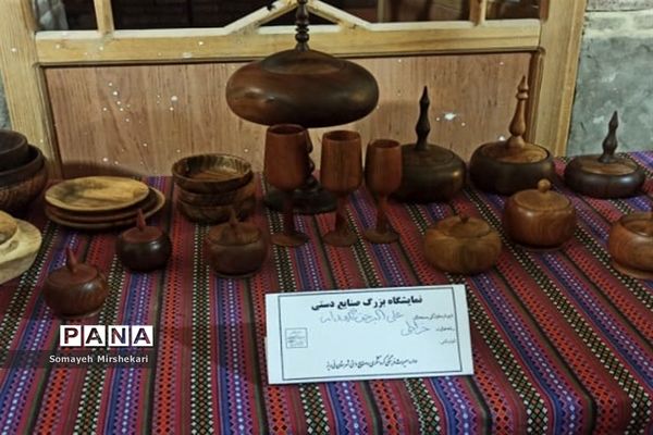 برگزاری نمایشگاه کارآفرینان و مشاغل خانگی در نی ریز