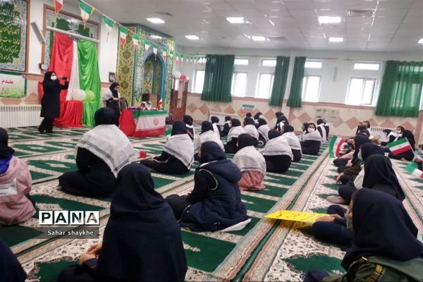 گرامیداشت دهه مبارک فجر در مدارس ملارد